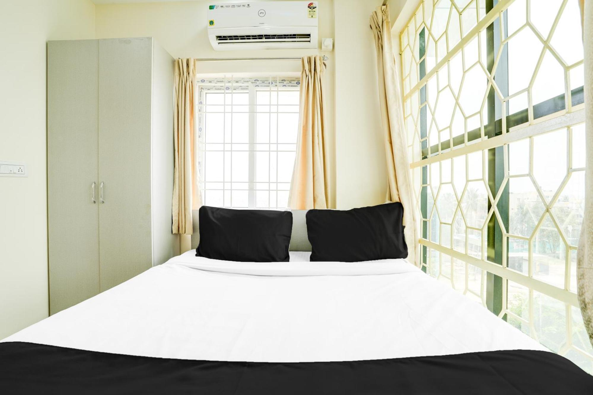 Super Hotel O Bangalore Near Reva Circle Formerly Cka Boarding Yelahanka Екстериор снимка